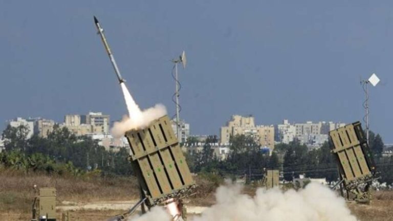 Іран атакував Ізраїль ракетами: по всій країні лунають сирени