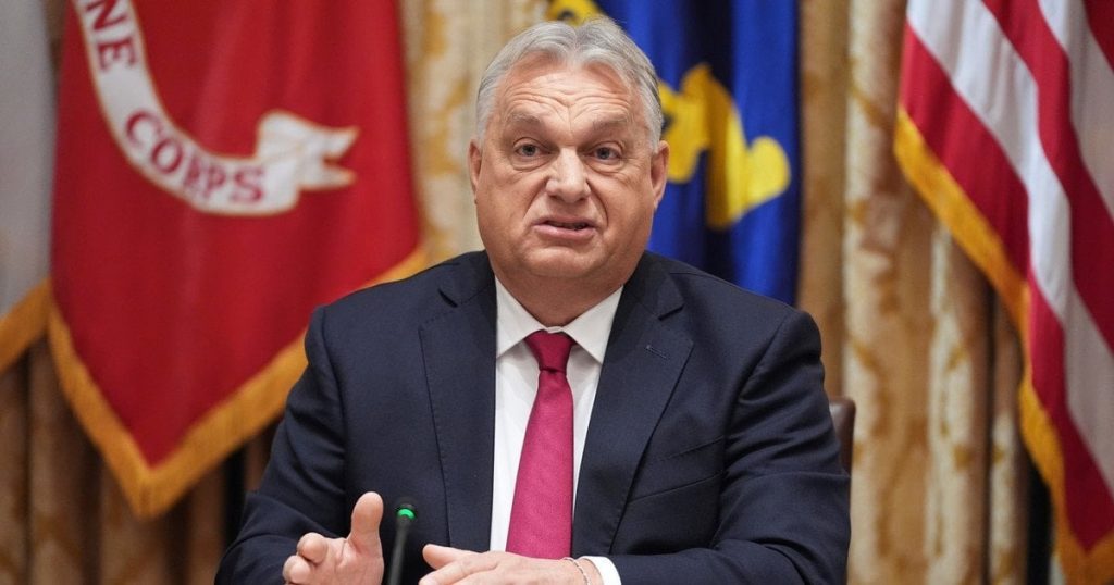 Антиукраїнська істерія не допомогла: рейтинг Орбана обвалився напередодні виборів
