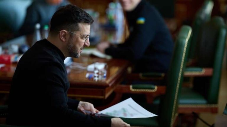 Замах на вбивство Зеленського: хто оселився поруч з Офісом Президента