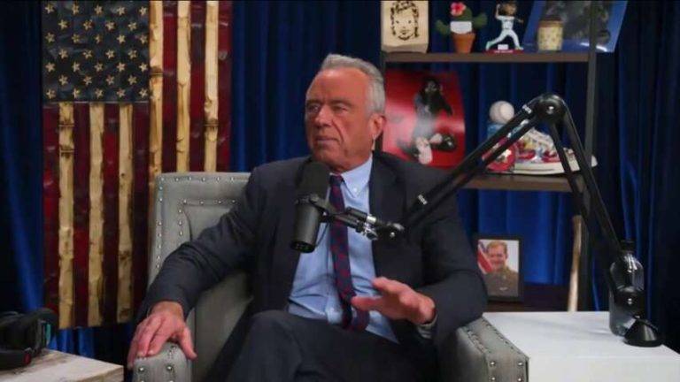 «Я нюхав кокаїн із унітазів»: міністр охорони здоров’я США зробив гучне зізнання