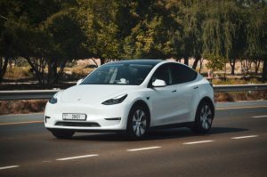 Українці охололи до авто зі США: продажі впали на 8%, але Tesla Model Y тримає попит Вживані авто зі США / © pexels.com