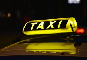Таксі приїхало, але поїздки не буде: коли водій законно відмовить пасажиру Таксі / © unsplash.com