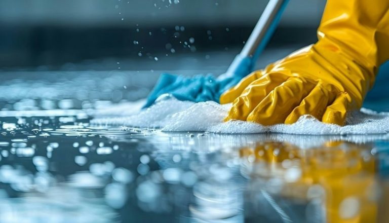 Після змивання в унітазі бактерії потрапляють навіть на зубні щітки: як захиститися Гігієна / © unsplash.com