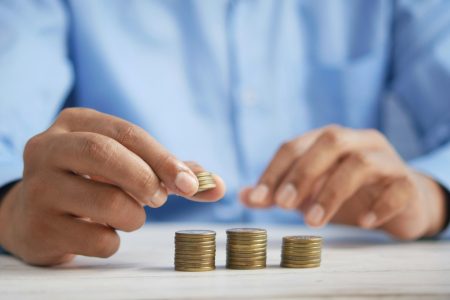 Пенсіонерам можуть урізати виплати наполовину: за які борги ПФУ забирає до 50% пенсії Пенсії / © unsplash.com
