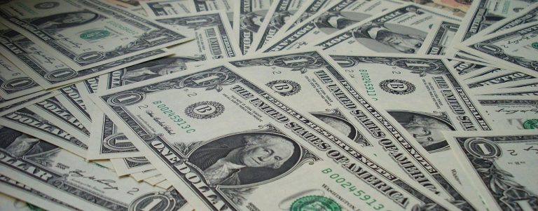 На кожному доларі США є напис про Бога: до чого тут війна з комунізмом Долар США / © pixabay.com