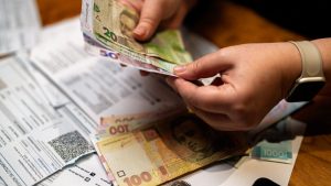 Комуналка з 1 жовтня: хто платитиме за світло 2,64 грн замість 4,32 грн Тарифи з 1 жовтня / Фото з відкритих джерел