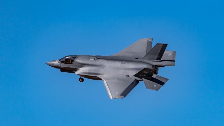 Бельгія отримала нові F-35: коли Україні можуть передати перші 7 винищувачів F-16 Винищувачі F-35 / © pexels.com