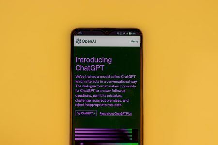 OpenAI випустила GPT-6 Sol та Luna: робота через API стала вдвічі дешевшою, а помилок поменшало OpenAI / © pexels.com
