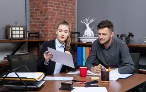 Штукатурам пропонують до 80 тисяч гривень: як змінилися зарплати в Україні за чотири роки Зарплати в Україні / Фото з відкритих джерел