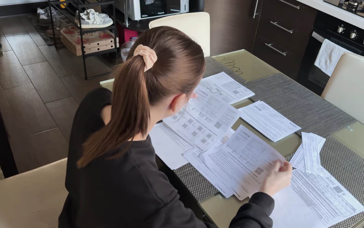 Українці ризикують втратити гроші через помилкові борги за комуналку: експерт попередив про списання з рахунків Борги за комуналку / Фото з відкритих джерел