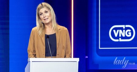 Королева Максима змінила яскраві образи на стриманий костюм: у чому вона з’явилася на конгресі Королева Максима / Фото з відкритих джерел