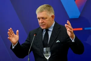 Уряд Фіцо захитався після відставки віцепрем’єра: у Словаччині заговорили про дострокові вибори Роберт Фіцо / Фото з відкритих джерел