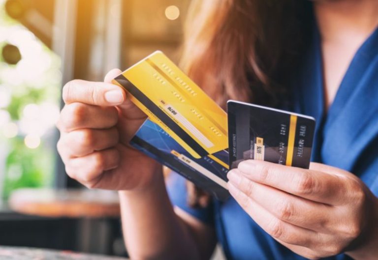 Для частини українців можуть обмежити кількість банківських карток: кого внесуть до реєстру Банківські картки / Фото з відкритих джерел