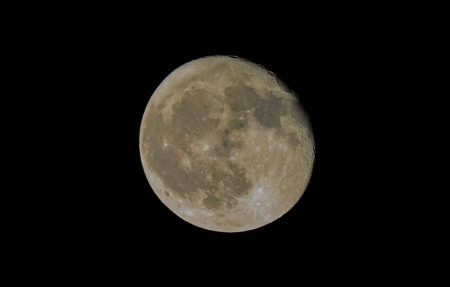 На Місяці з’явився новий кратер завширшки 222 метри: навколо нього різко впала температура Місяць / © pexels.com